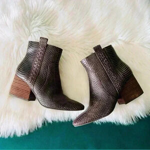 Korks Snake Print Leather Heeled Booties Shoes 8